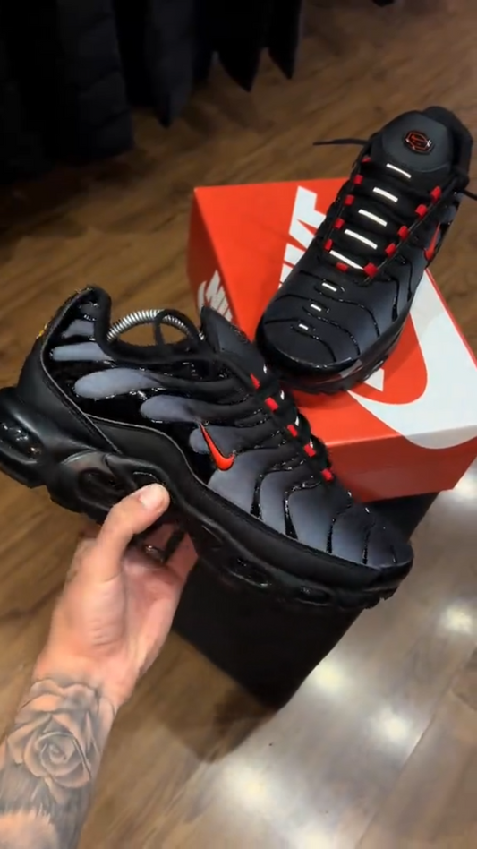 AM Plus Black Gradient Red