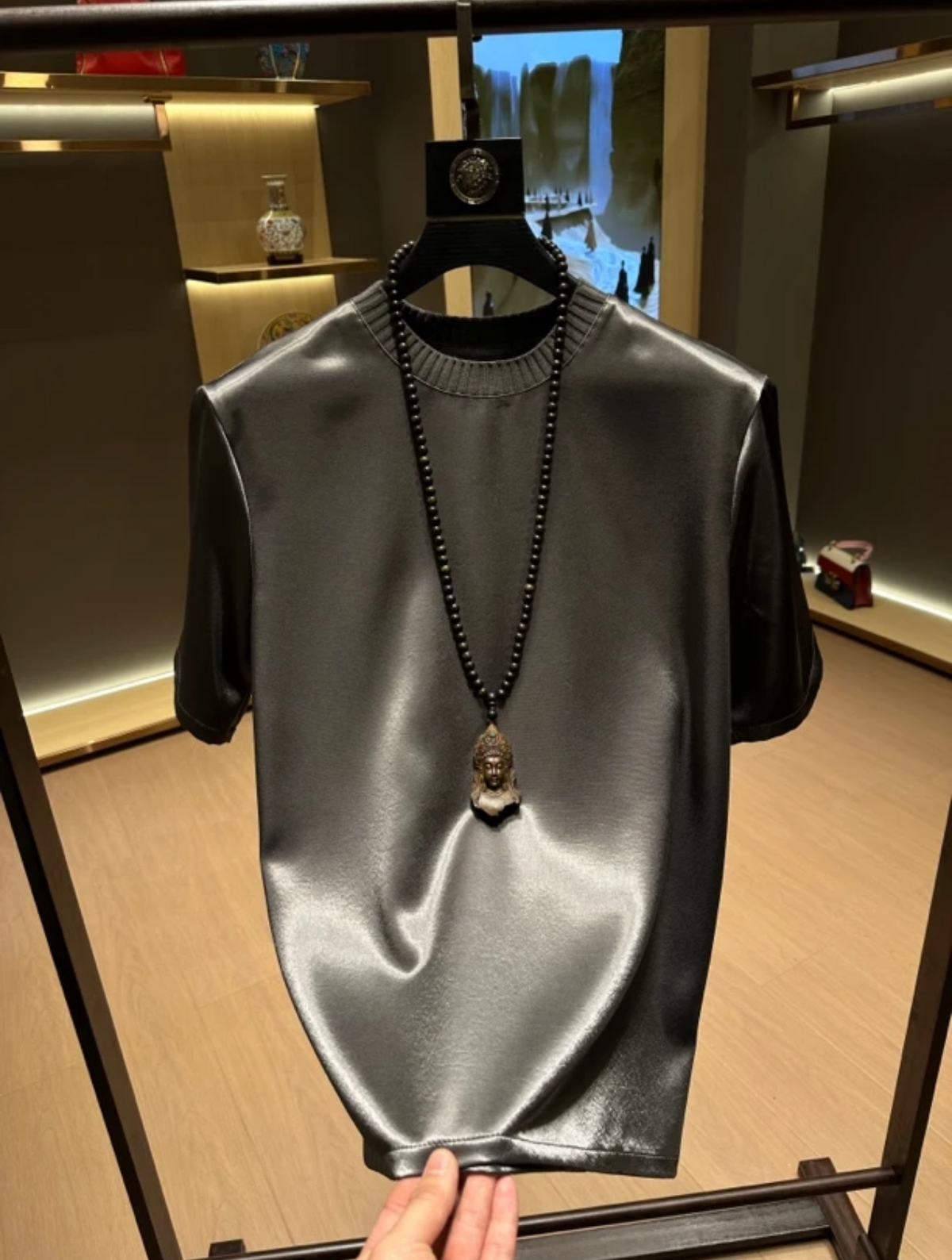 Minimalist high-end silky casual T-shirt